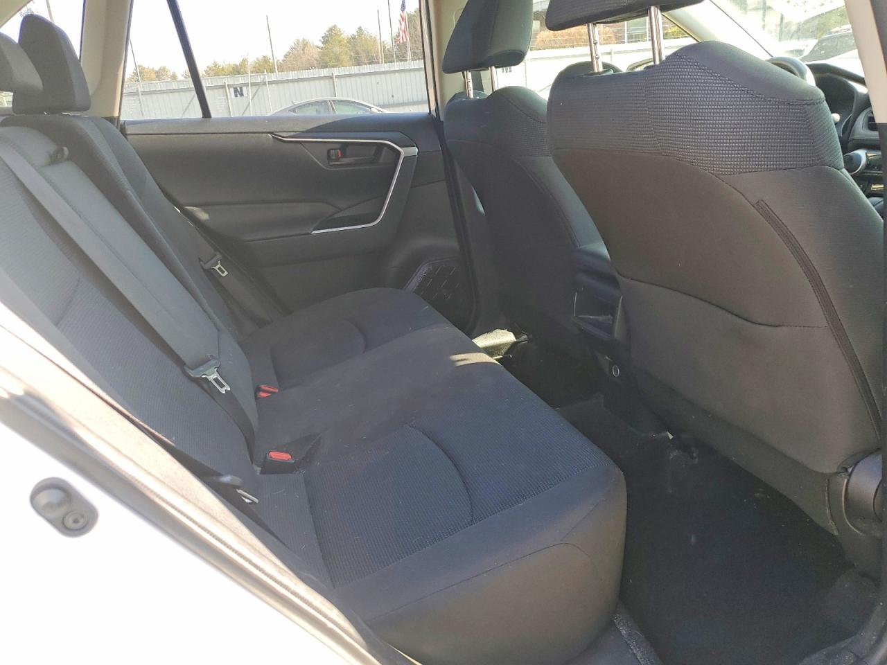 2019 TOYOTA RAV4 LE photo 21