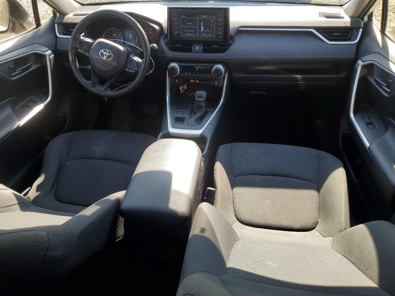 2019 TOYOTA RAV4 LE photo 15