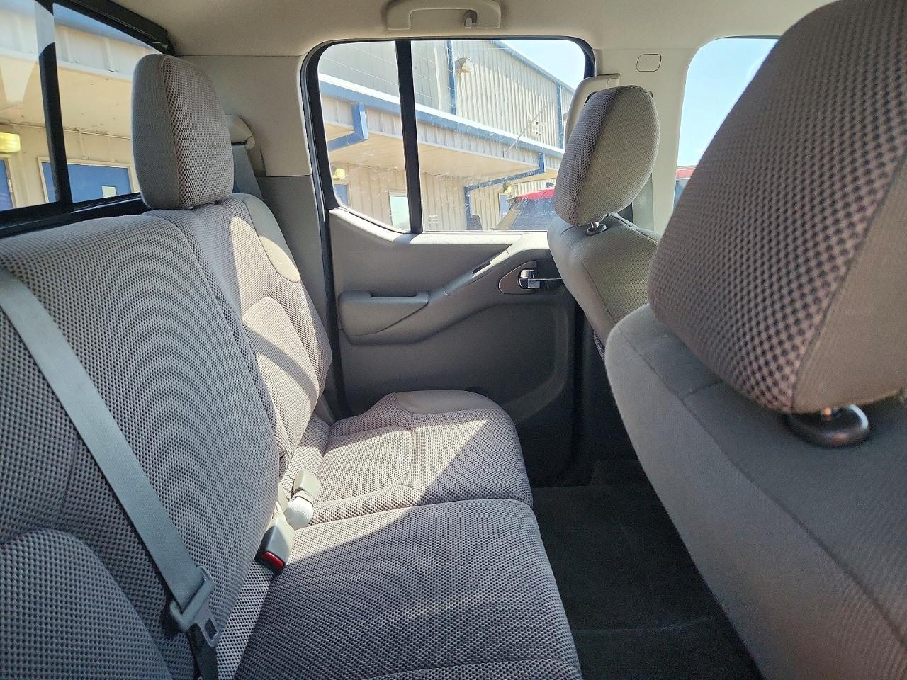 2017 NISSAN FRONTIER SV photo 10