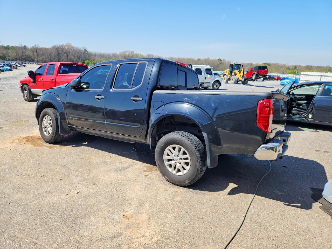 2017 NISSAN FRONTIER SV photo 2