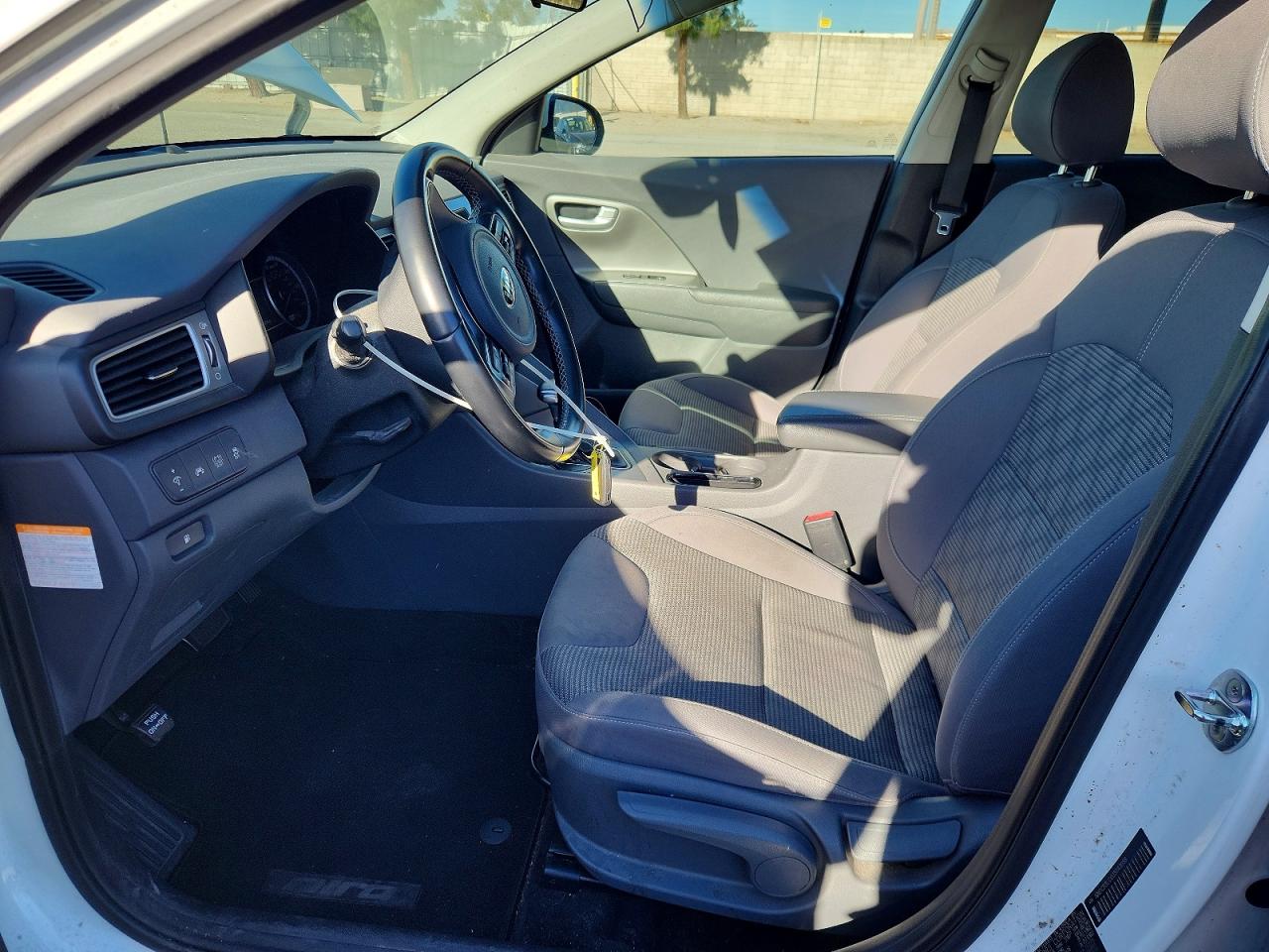 2018 KIA NIRO LX photo 13