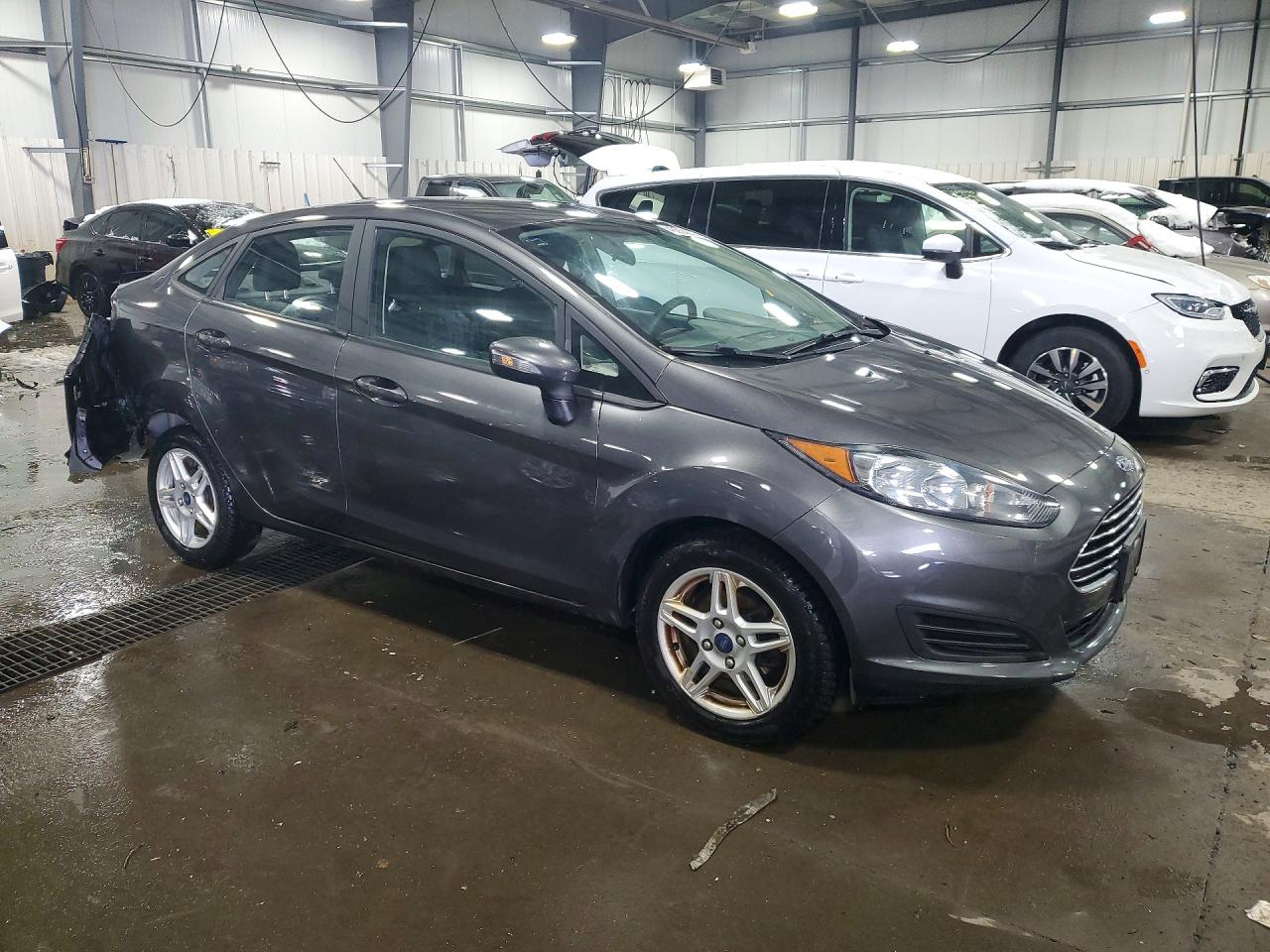 2018 FORD FIESTA SE photo 4