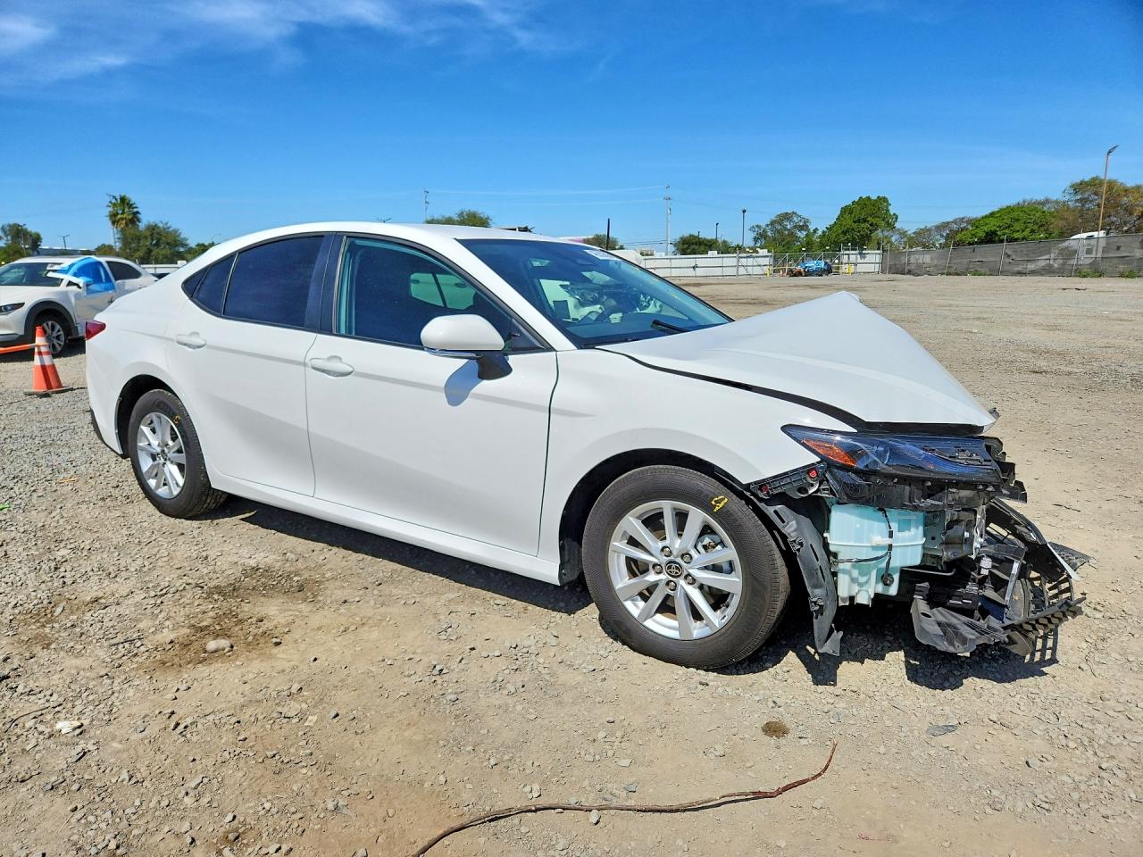 2025 TOYOTA CAMRY LE photo 10