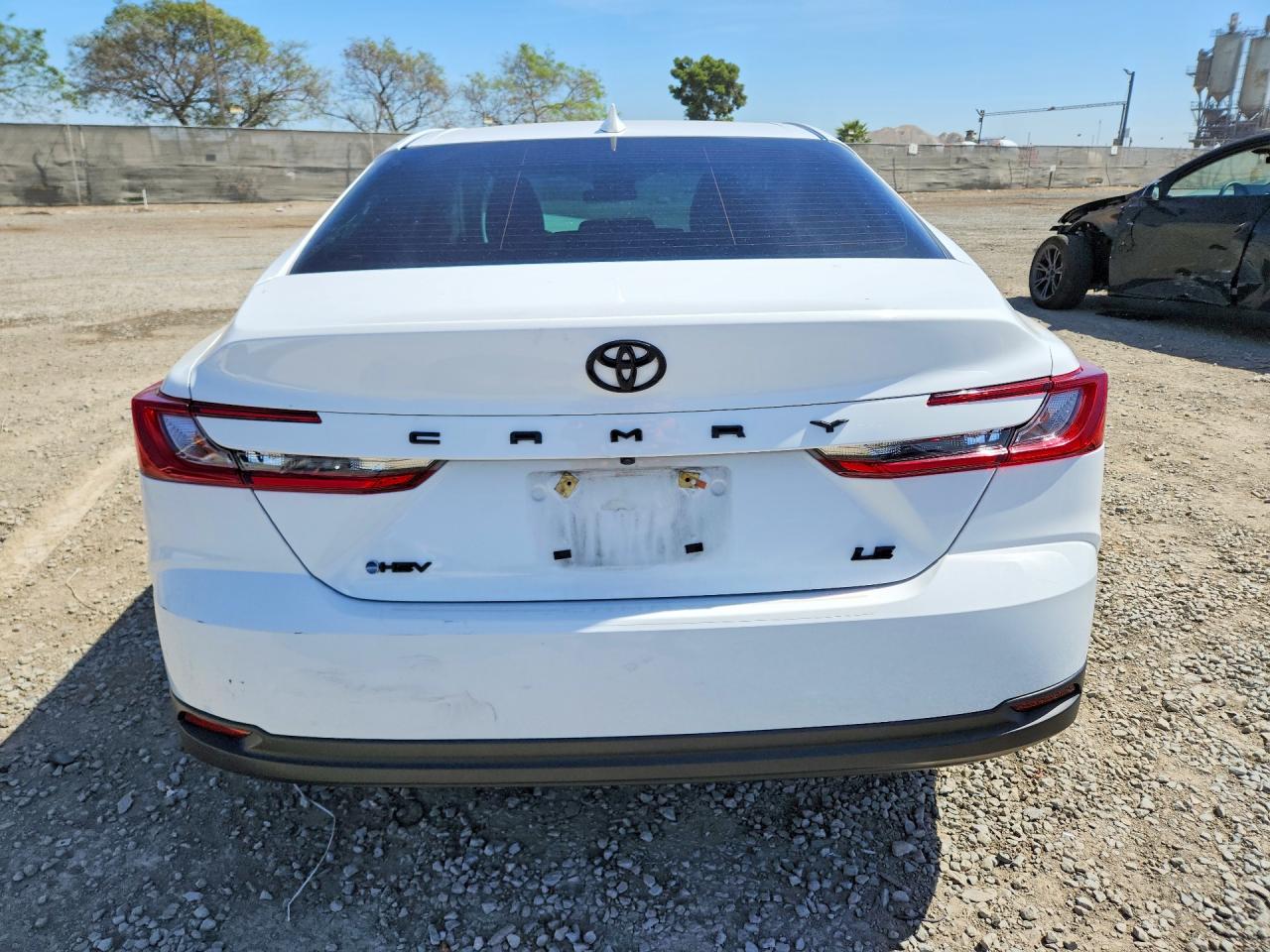 2025 TOYOTA CAMRY LE photo 16