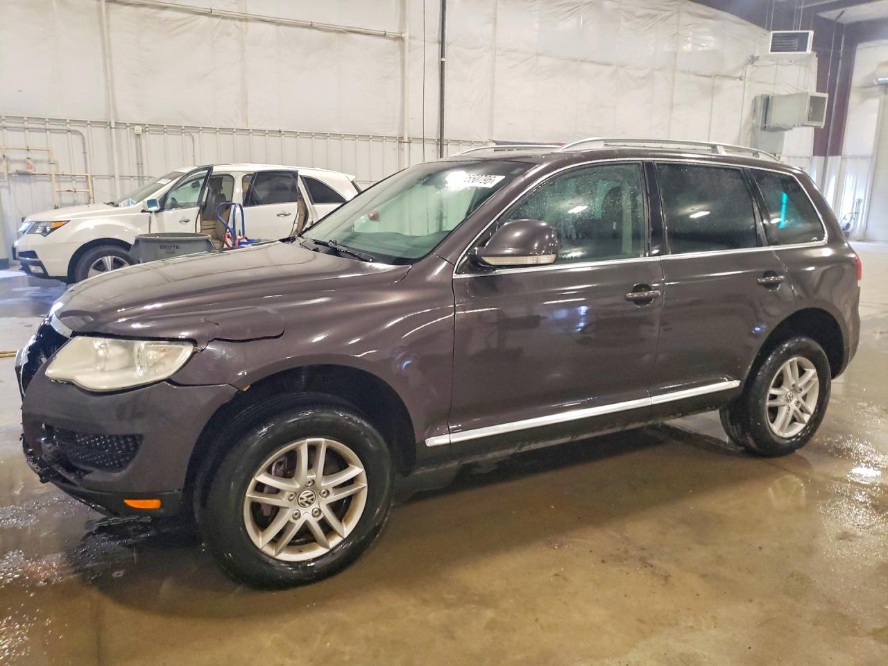 2010 VOLKSWAGEN TOUAREG