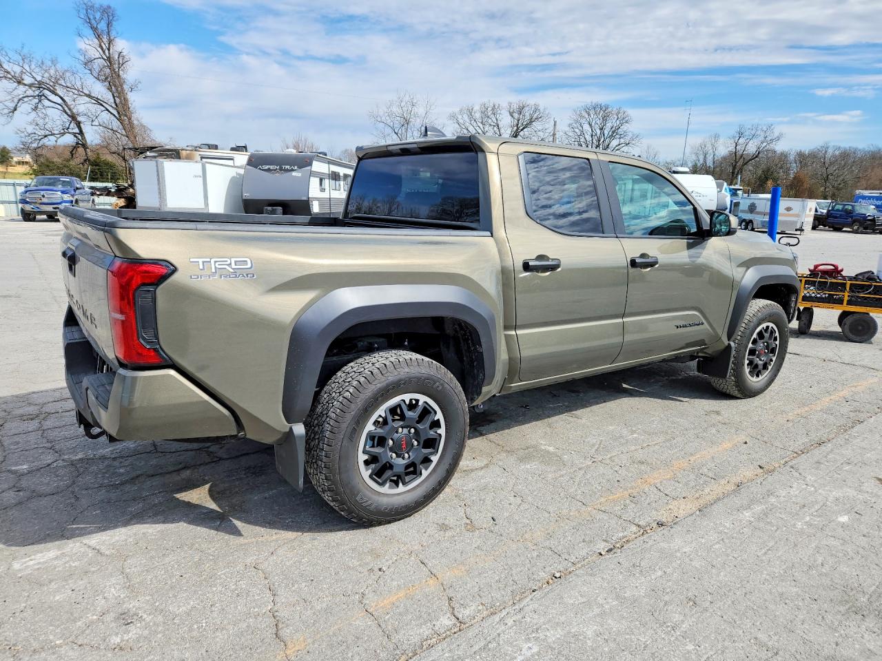2025 TOYOTA TACOMA TRD OFF-ROAD photo 3