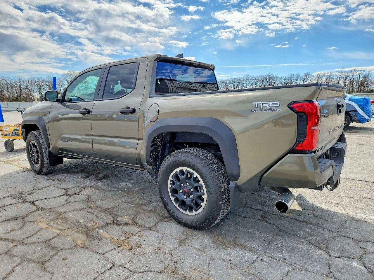 2025 TOYOTA TACOMA TRD OFF-ROAD photo 2