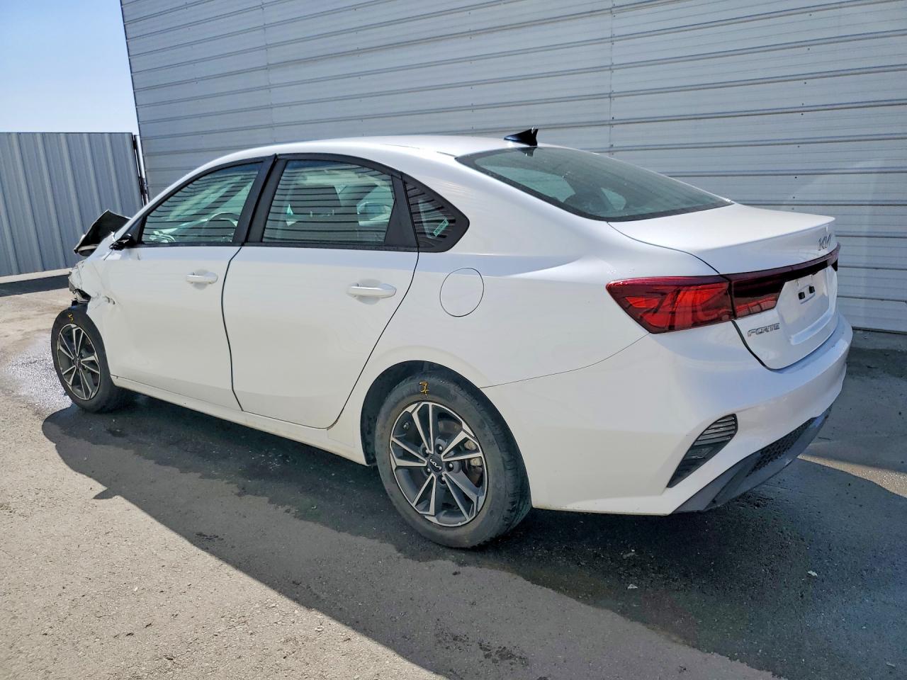 2023 KIA FORTE LXS photo 2