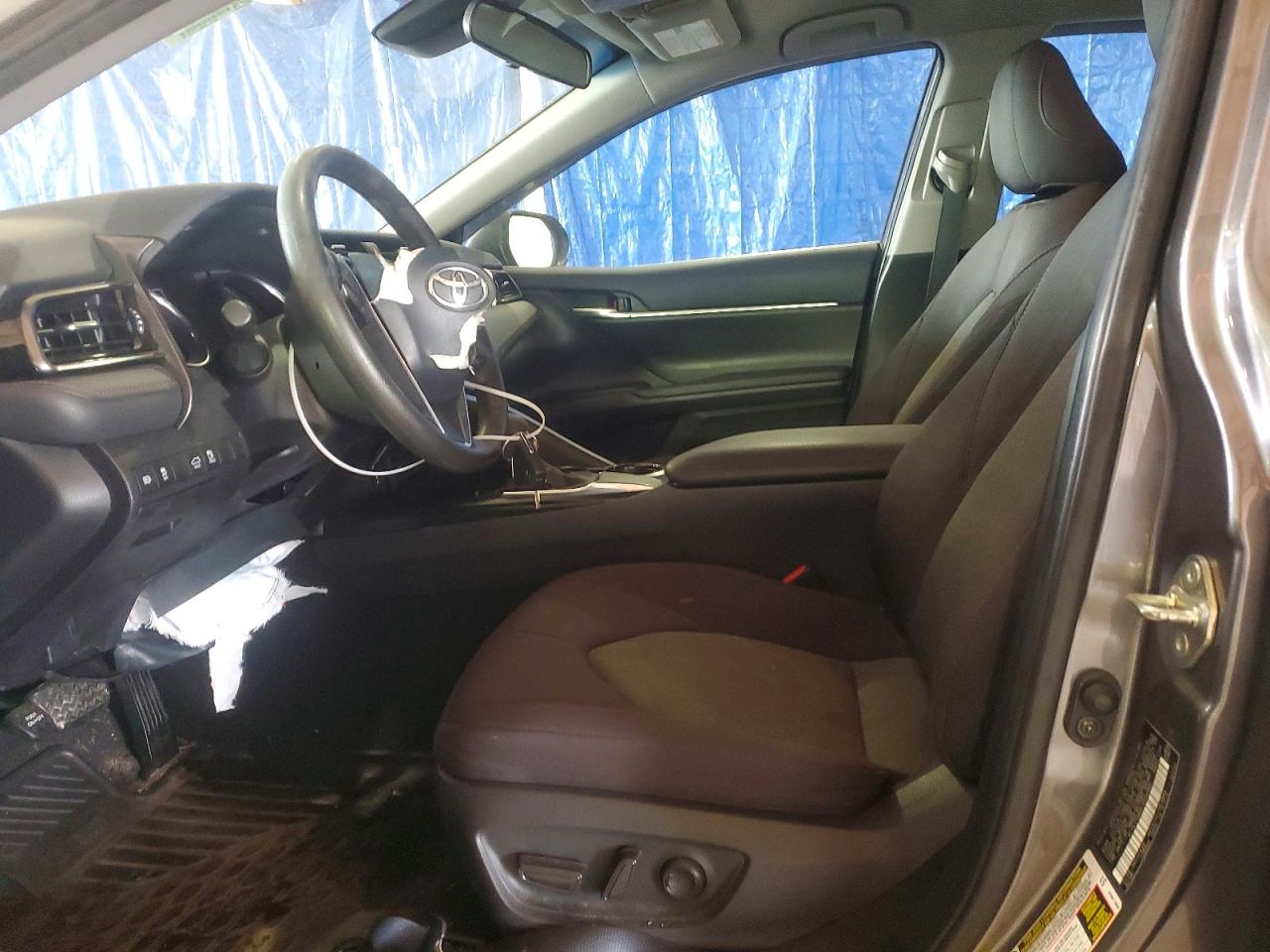 2020 TOYOTA CAMRY LE photo 13