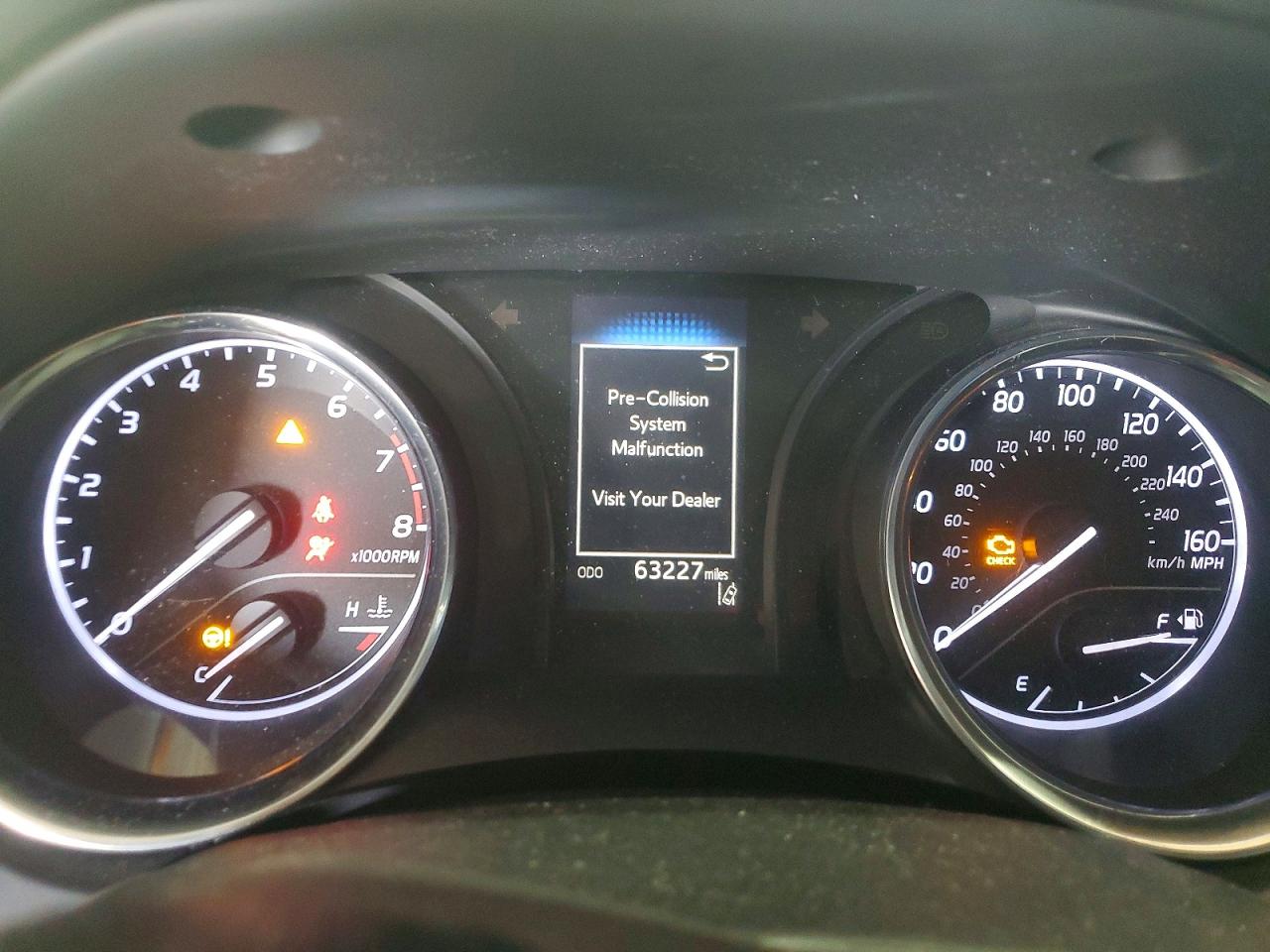 2020 TOYOTA CAMRY LE photo 17