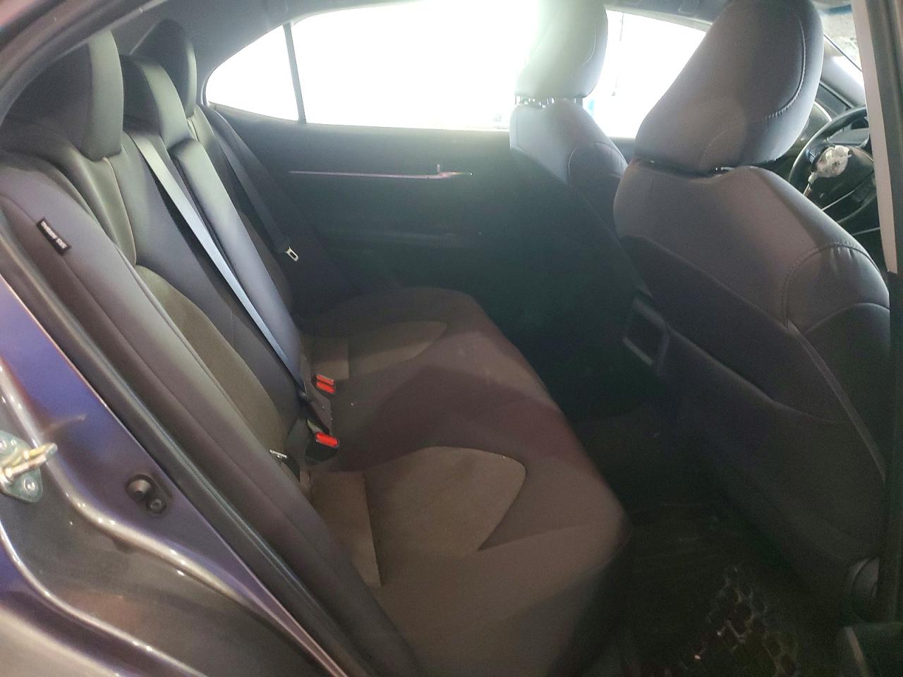 2020 TOYOTA CAMRY LE photo 19