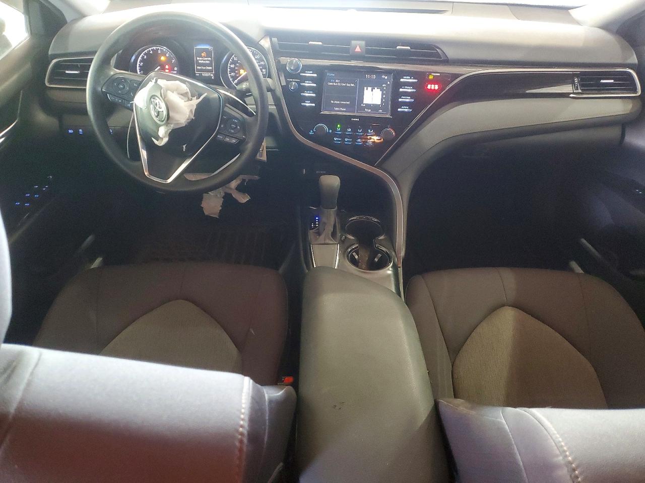 2020 TOYOTA CAMRY LE photo 15