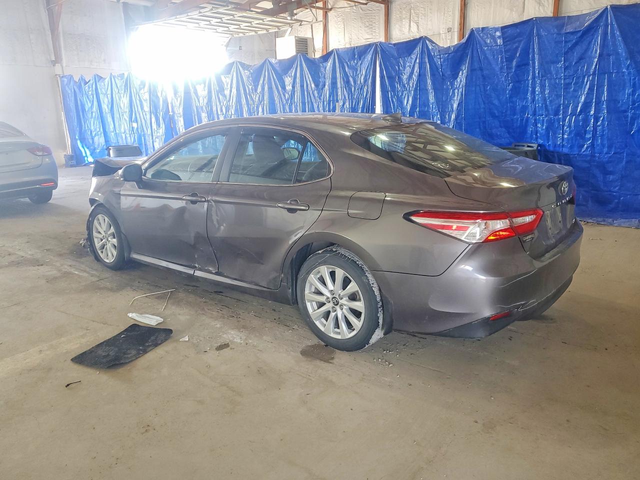 2020 TOYOTA CAMRY LE photo 3
