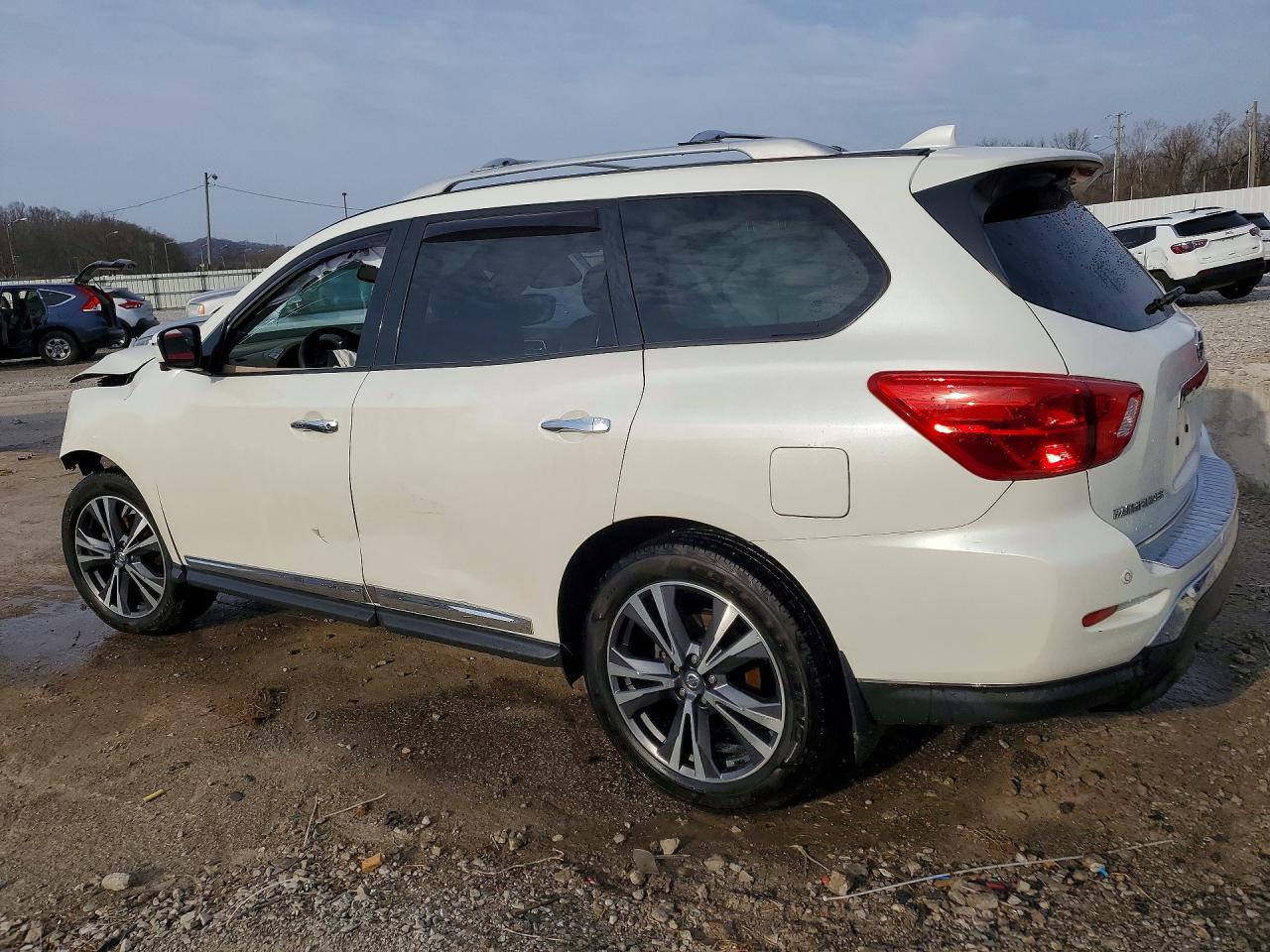 2020 NISSAN PATHFINDER PLATINUM photo 4