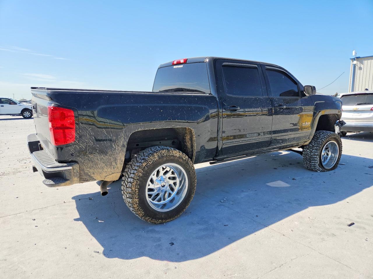 2018 CHEVROLET SILVERADO K1500 LT photo 5