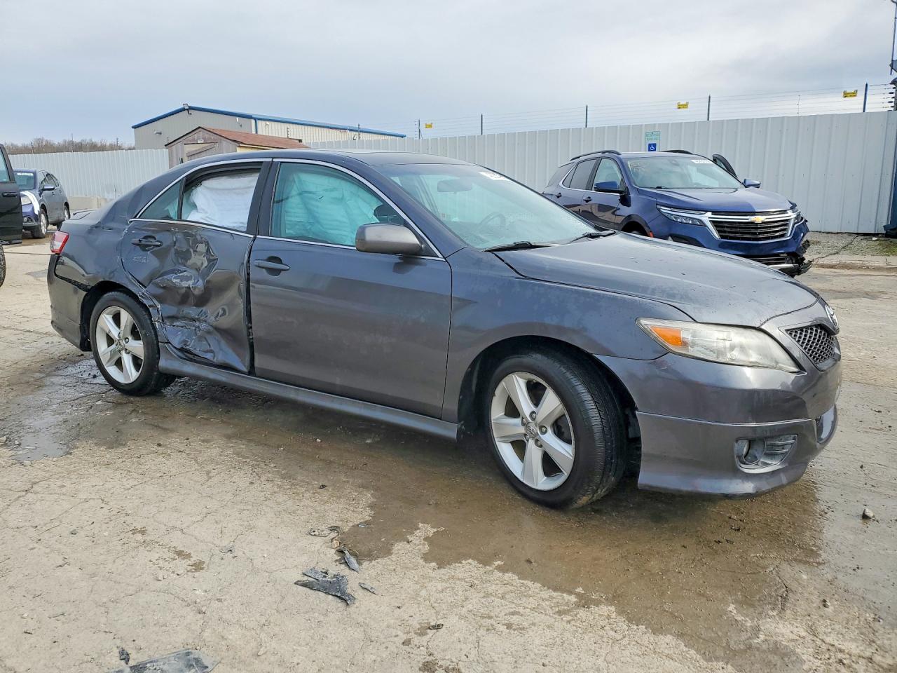 2011 TOYOTA CAMRY SE photo 7