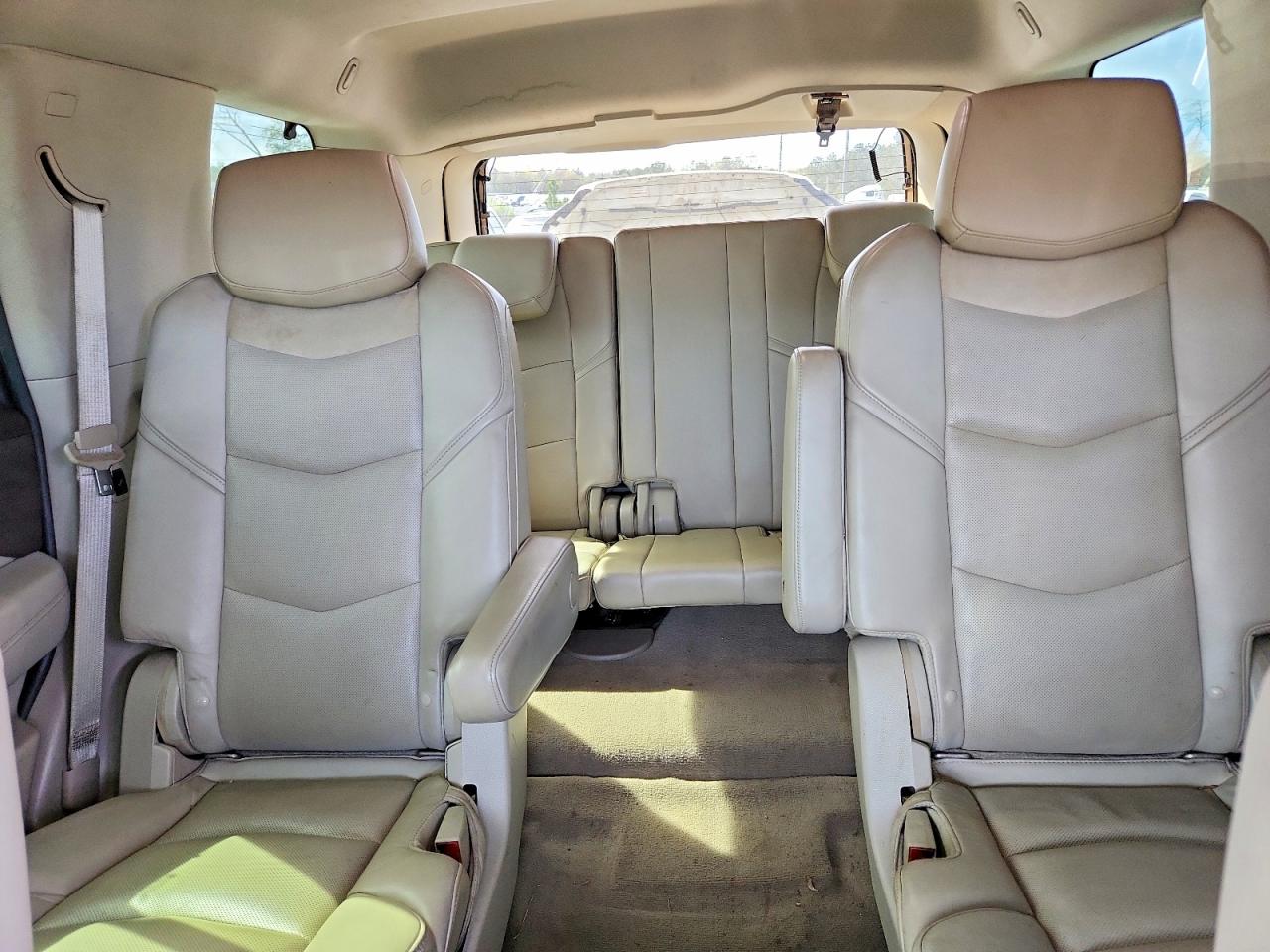 2015 CADILLAC ESCALADE LUXURY photo 19