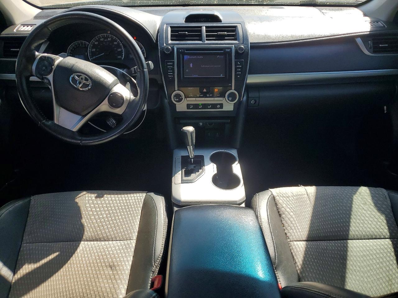 2014 TOYOTA CAMRY SE photo 15