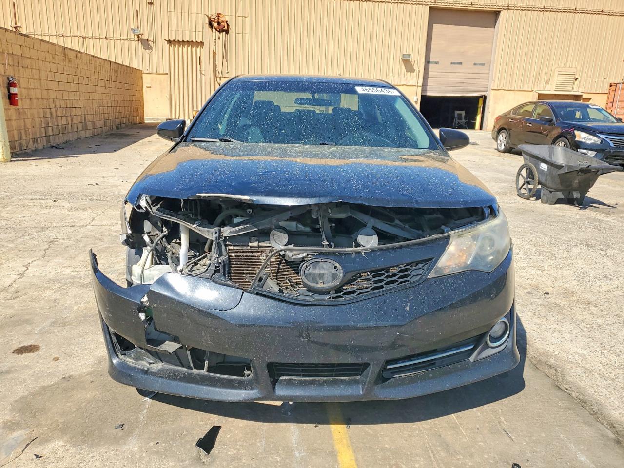 2014 TOYOTA CAMRY SE photo 9