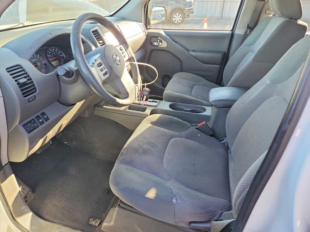 2019 NISSAN FRONTIER SV photo 13