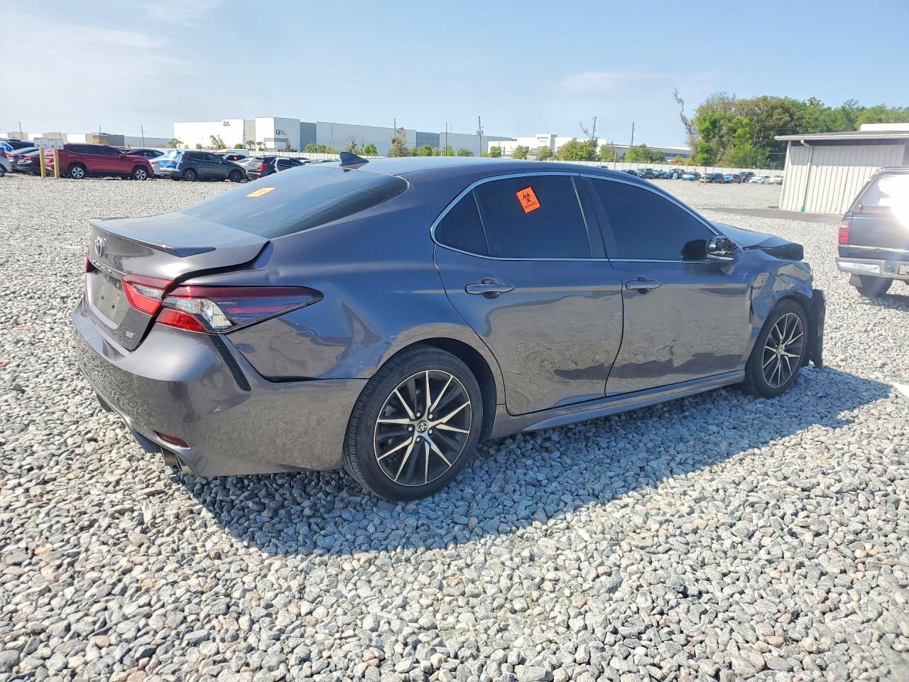 2023 TOYOTA CAMRY SE photo 2