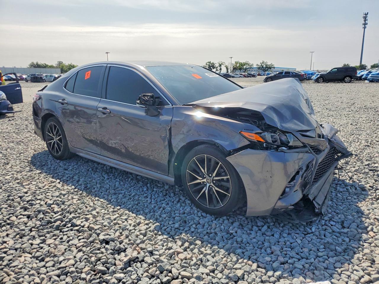 2023 TOYOTA CAMRY SE photo 3