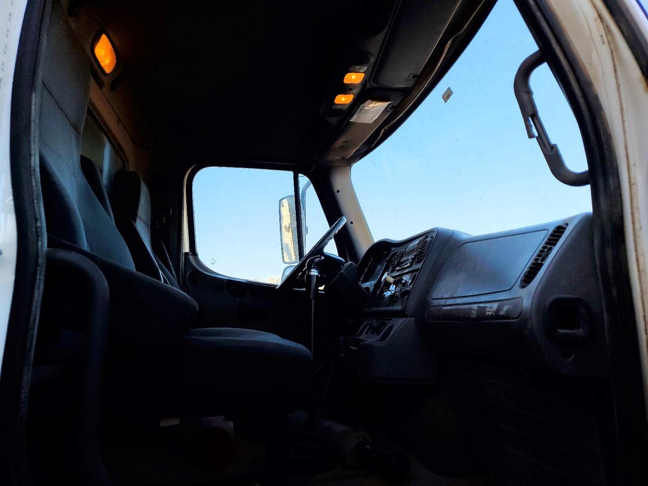 2014 FREIGHTLINER BUSINESS CLASS M2 DUMP TRUCK photo 5