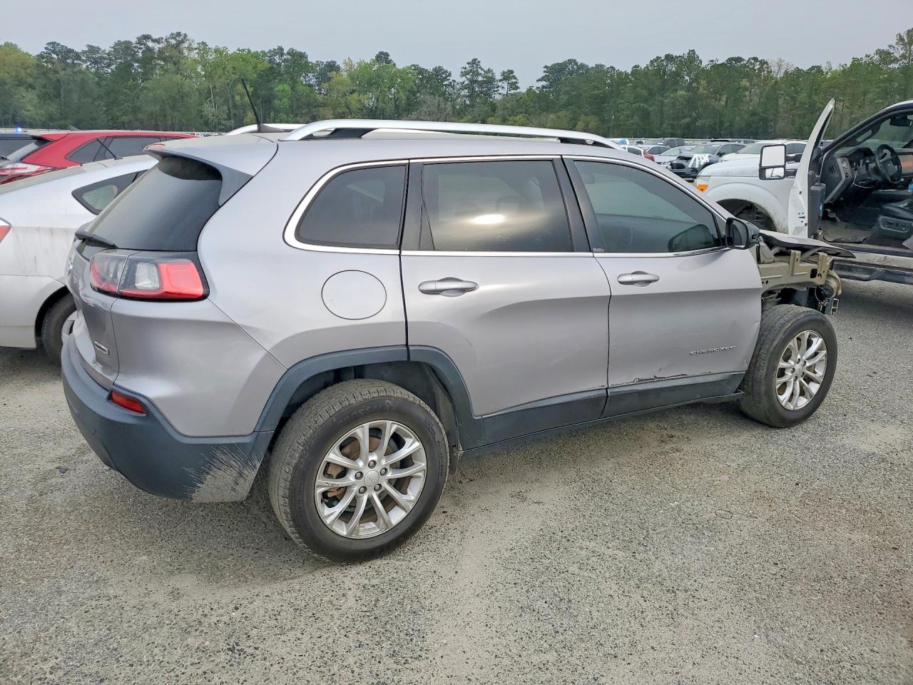 2019 JEEP CHEROKEE LATITUDE photo 3