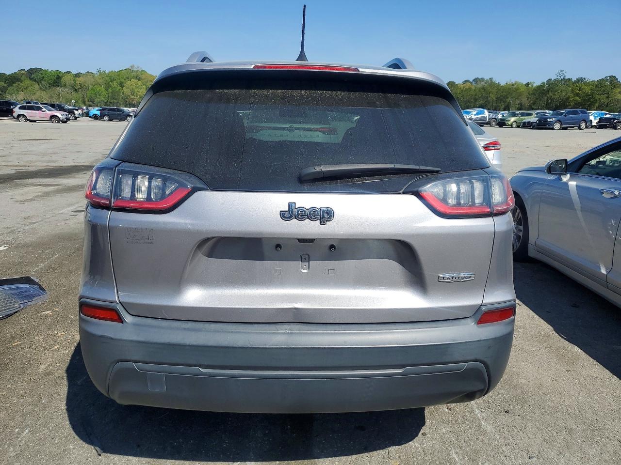 2019 JEEP CHEROKEE LATITUDE photo 6