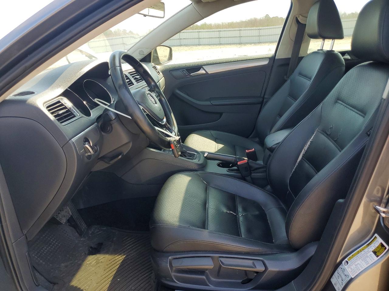 2016 VOLKSWAGEN JETTA SE photo 13