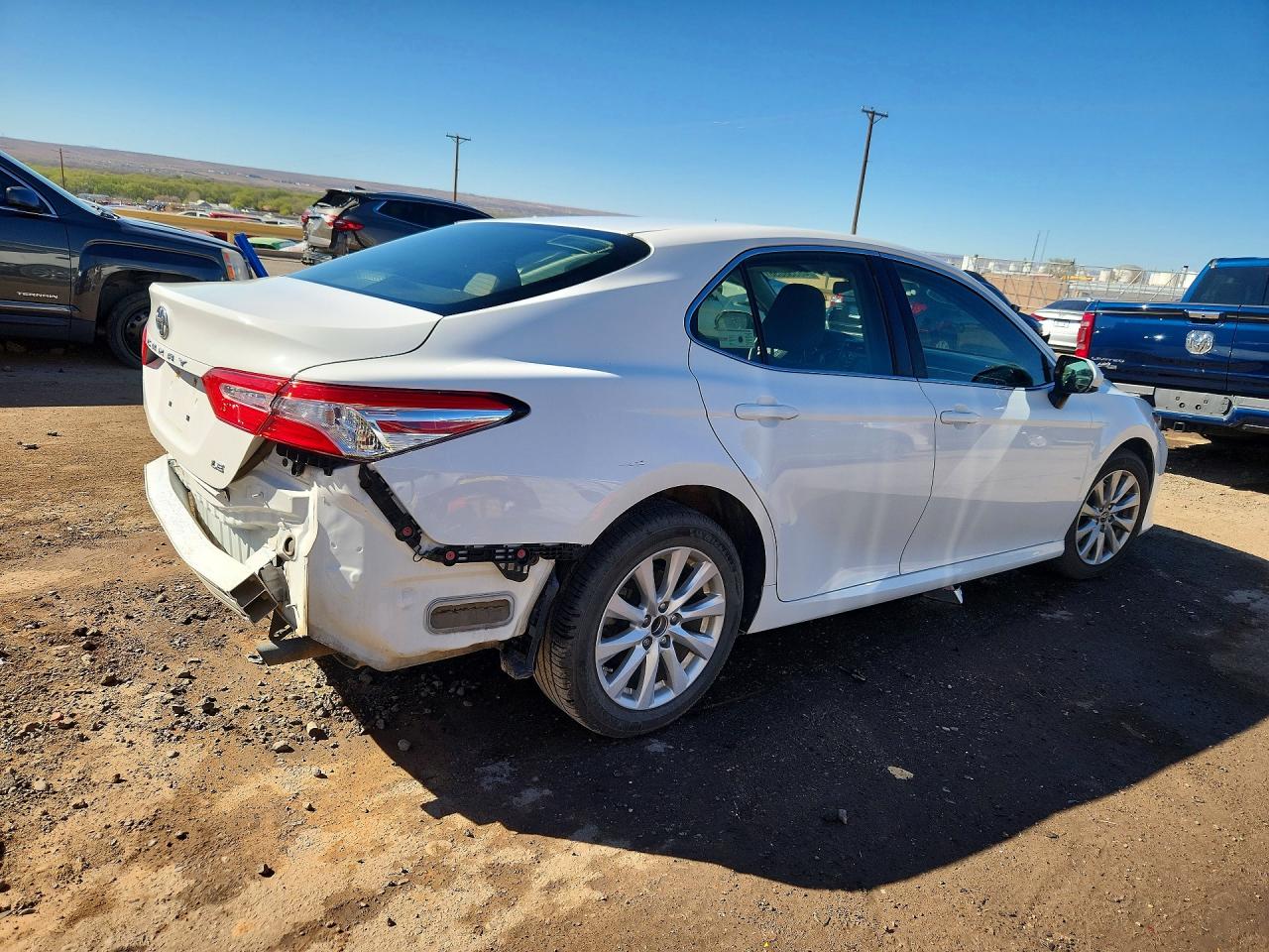2018 TOYOTA CAMRY LE photo 7