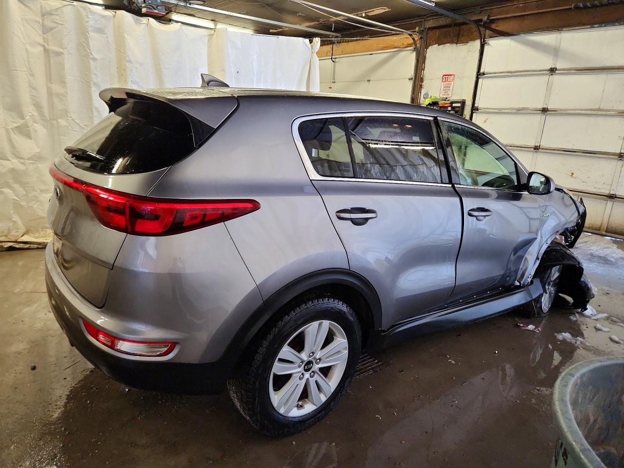 2018 KIA SPORTAGE LX photo 3