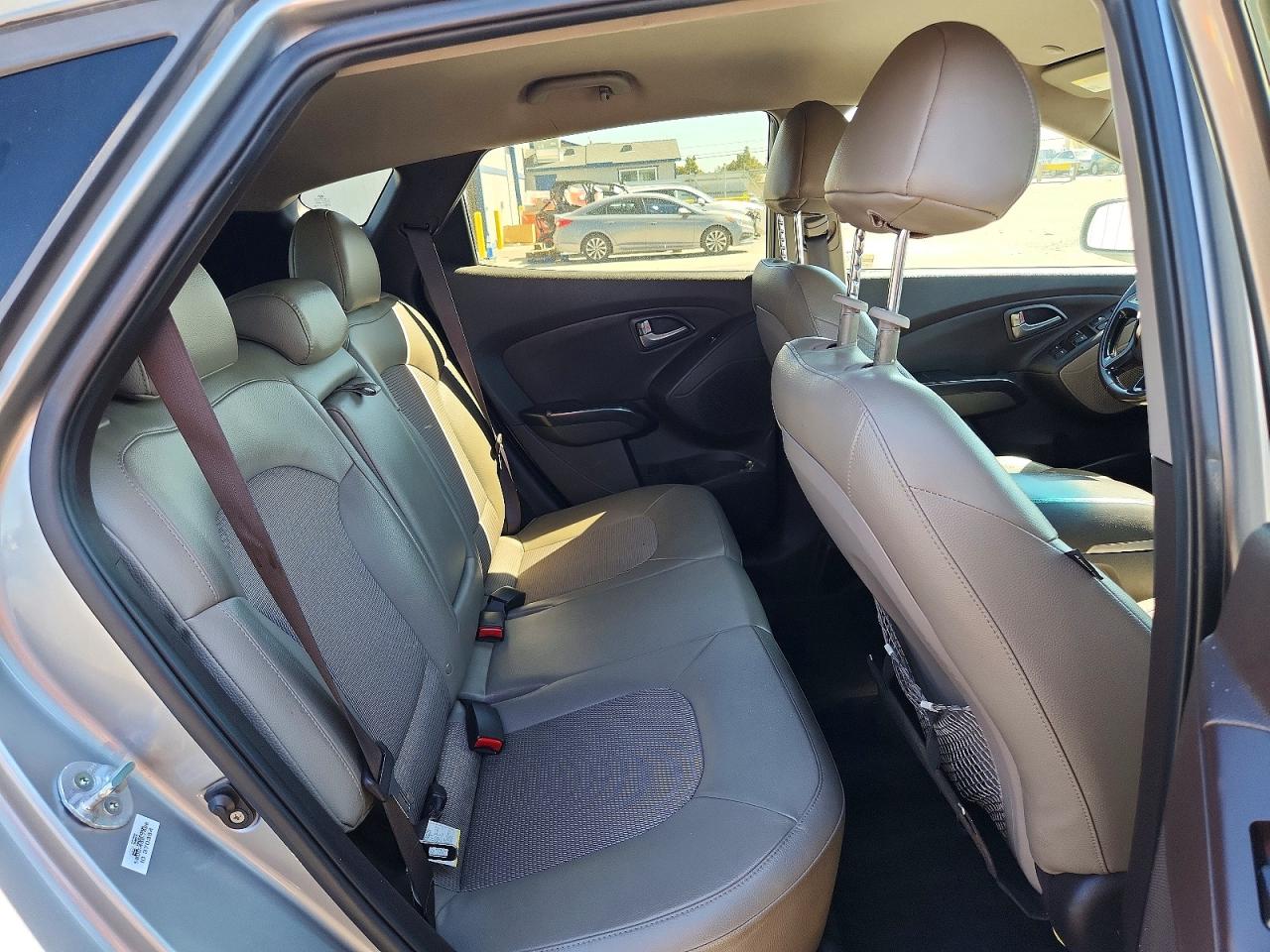 2015 HYUNDAI TUCSON SE photo 10