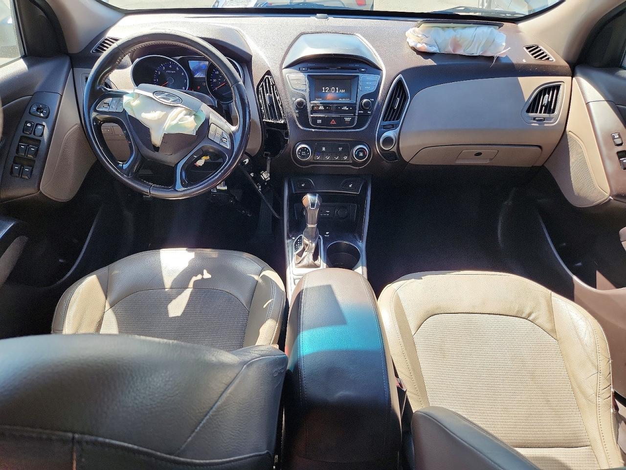2015 HYUNDAI TUCSON SE photo 8