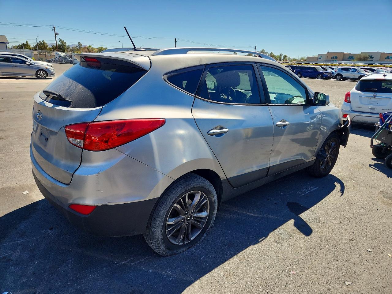 2015 HYUNDAI TUCSON SE photo 3