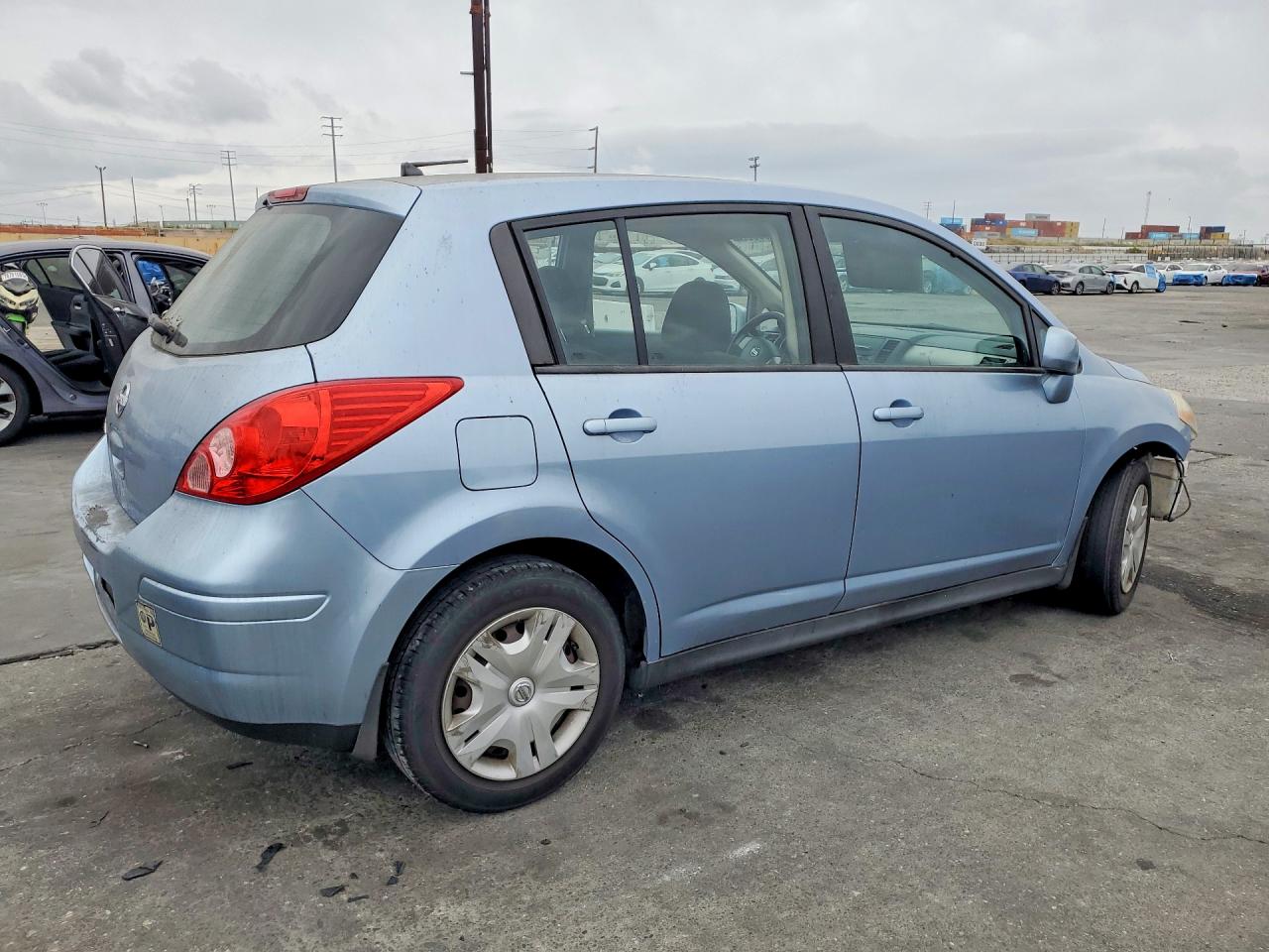 2011 NISSAN VERSA S photo 7