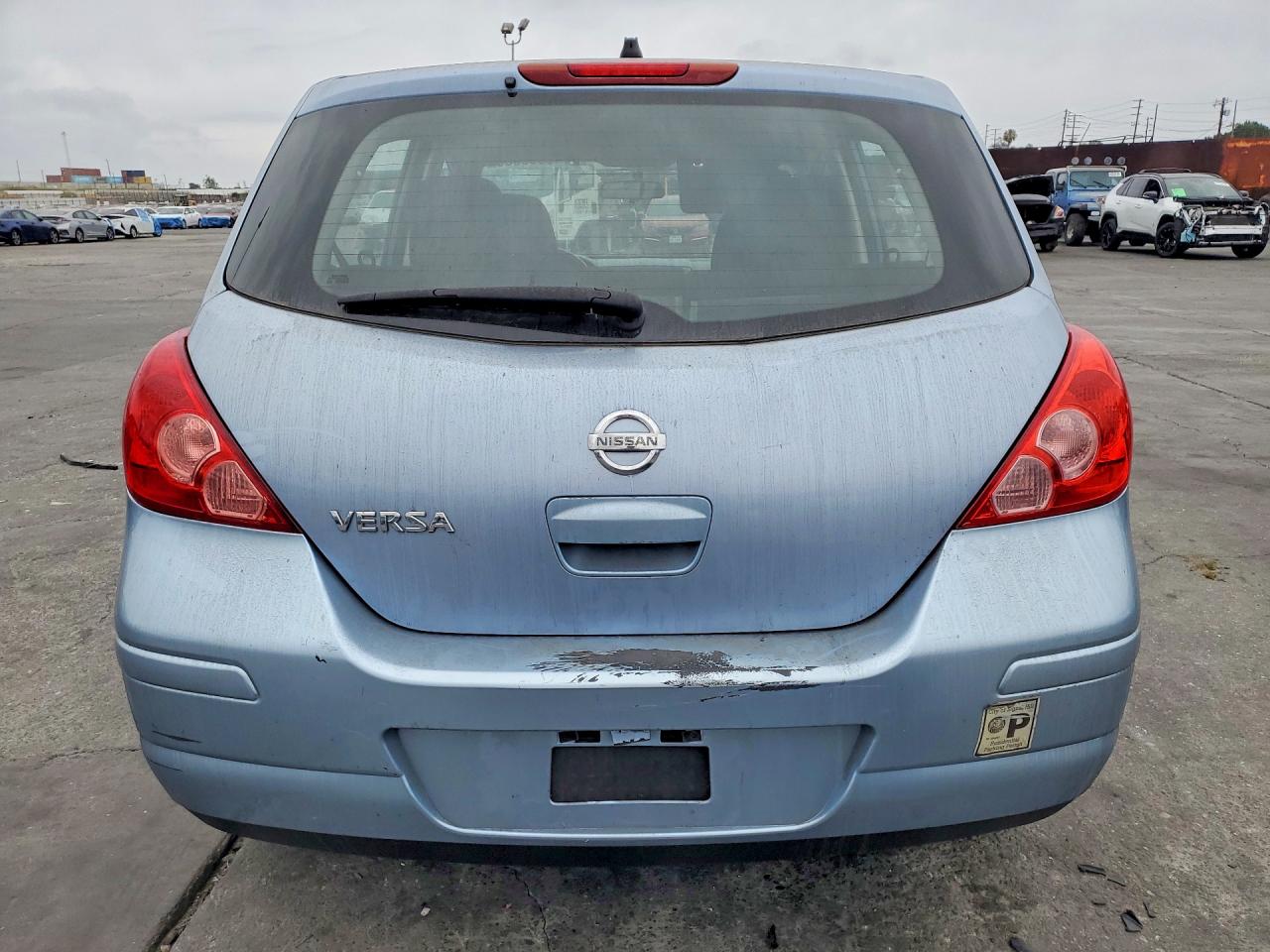 2011 NISSAN VERSA S photo 16