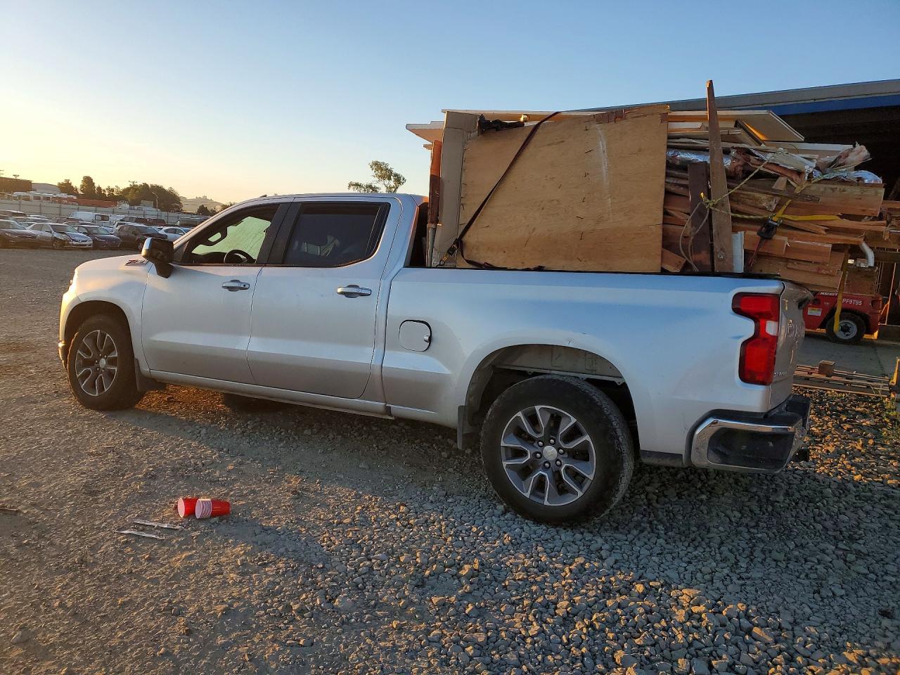2019 CHEVROLET SILVERADO K1500 LT photo 4