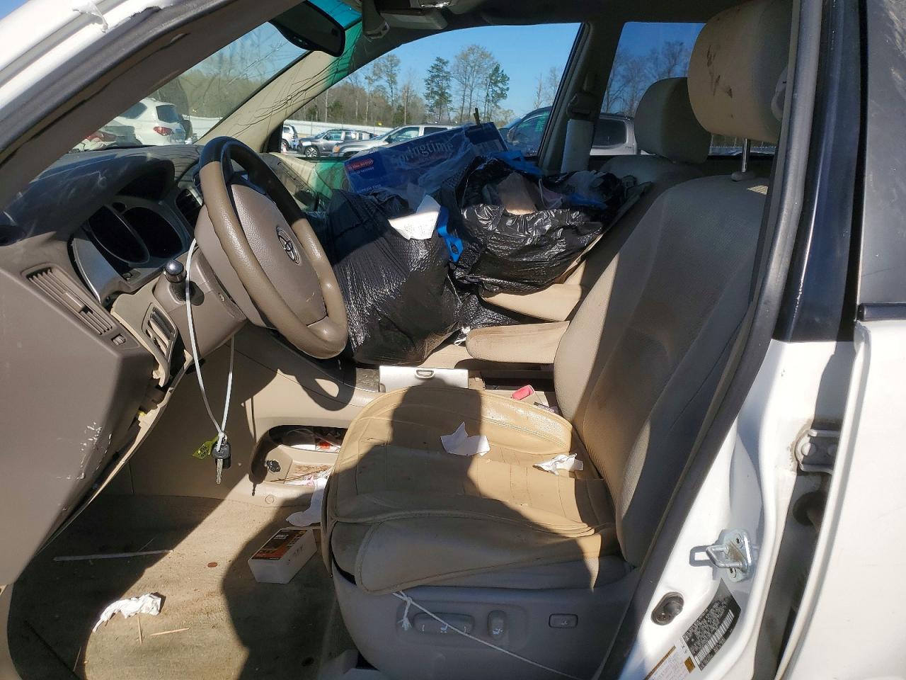 2006 TOYOTA HIGHLANDER BASE photo 13
