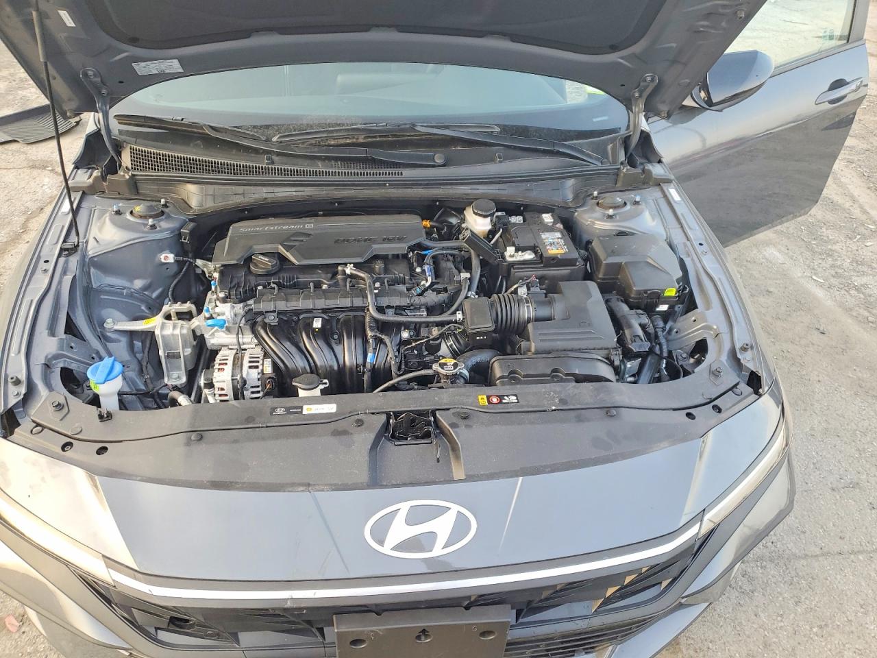 2025 HYUNDAI ELANTRA SEL SPORT photo 11