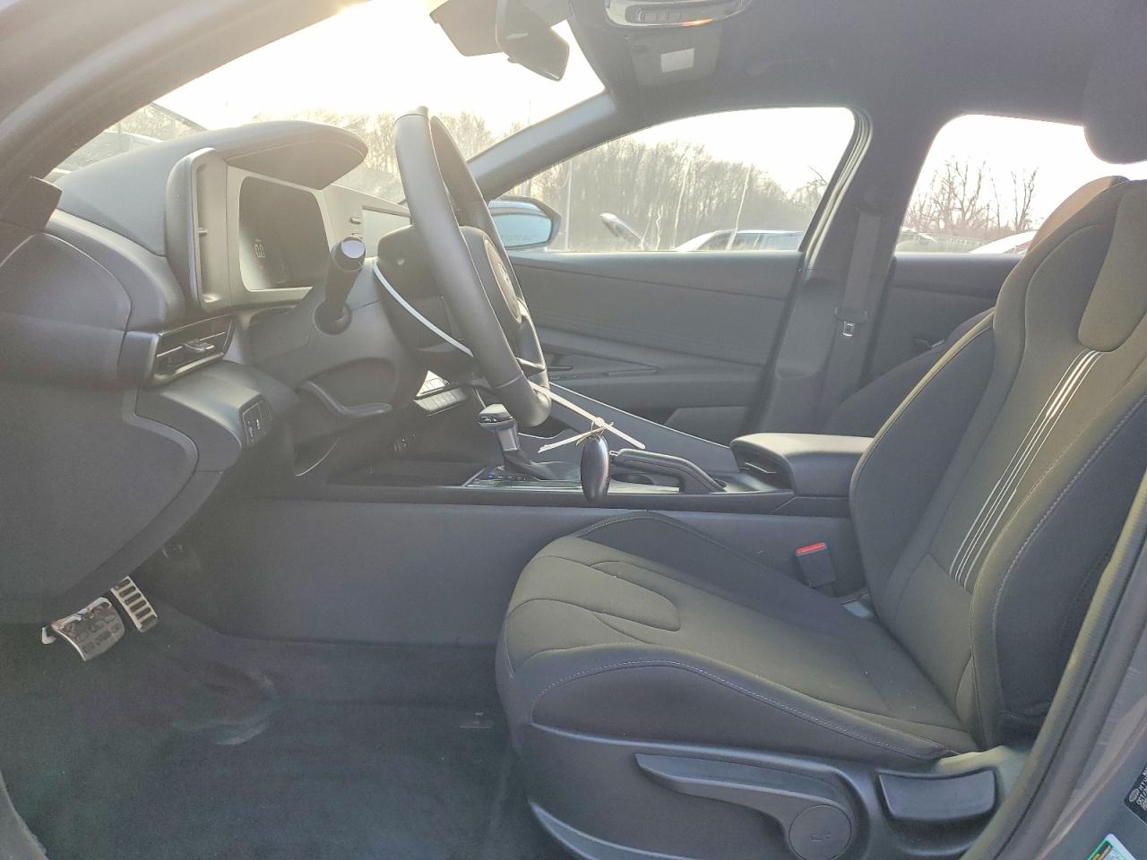 2025 HYUNDAI ELANTRA SEL SPORT photo 7