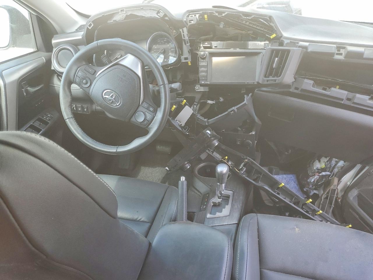 2017 TOYOTA RAV4 PLATINUM photo 15