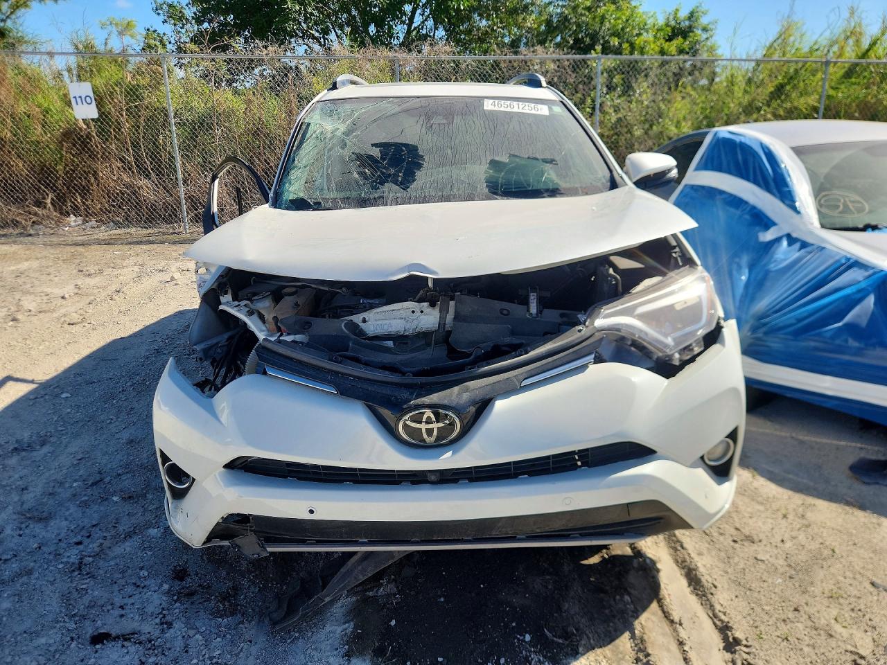 2017 TOYOTA RAV4 PLATINUM photo 9