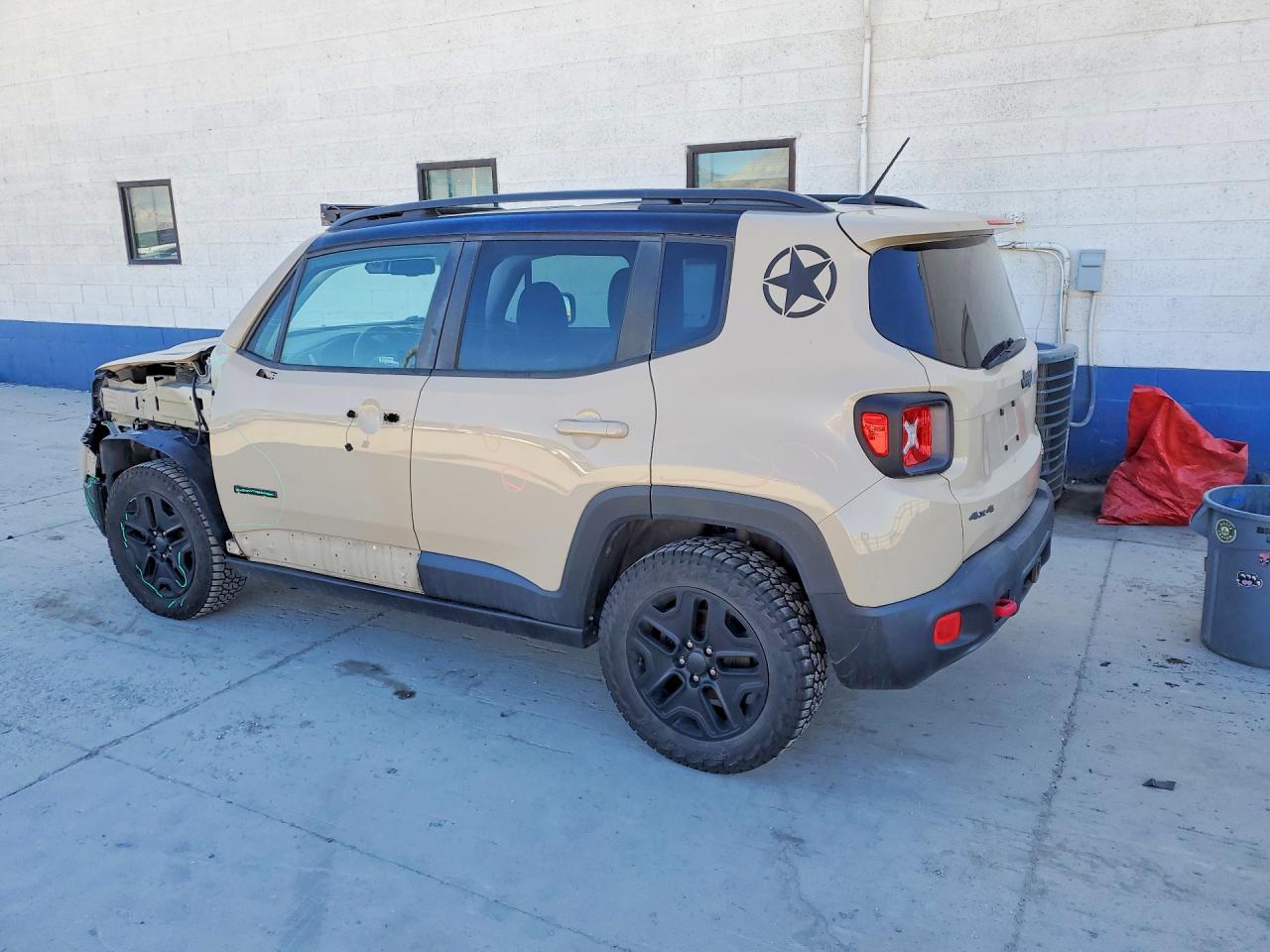 2017 JEEP RENEGADE TRAILHAWK photo 2