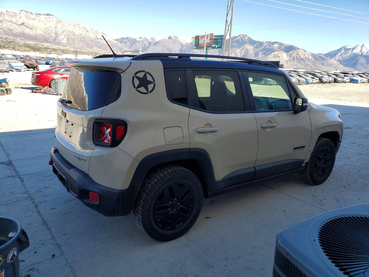 2017 JEEP RENEGADE TRAILHAWK photo 3