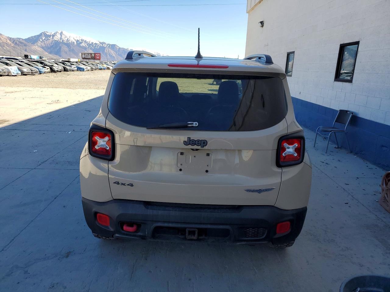 2017 JEEP RENEGADE TRAILHAWK photo 6