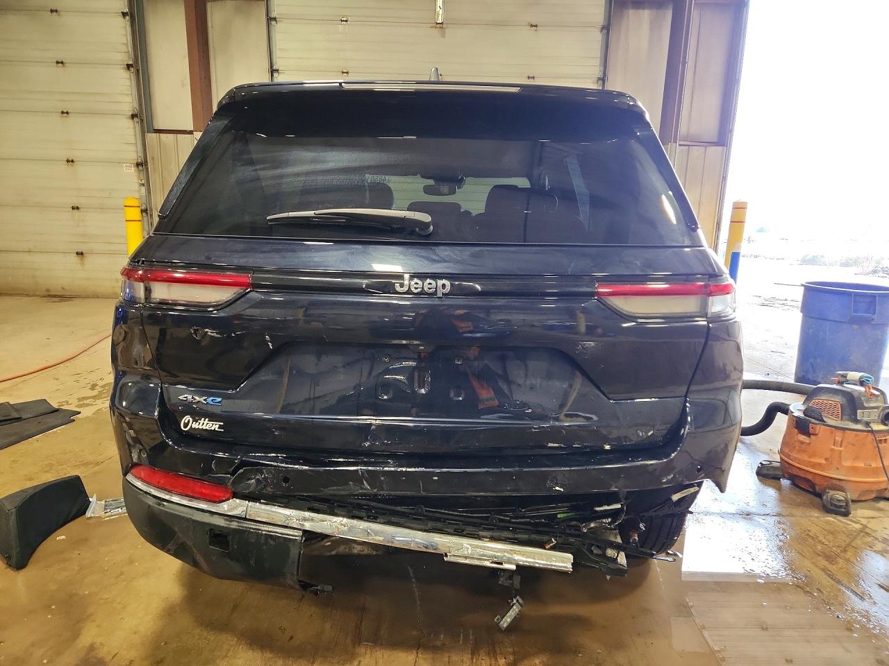 2023 JEEP GRAND CHEROKEE LIMITED 4XE photo 16
