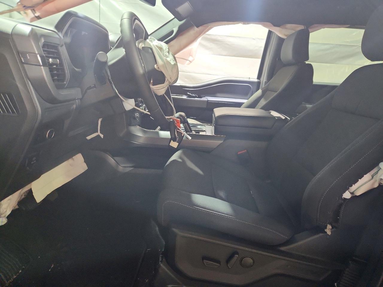 2025 FORD F150 XLT photo 25