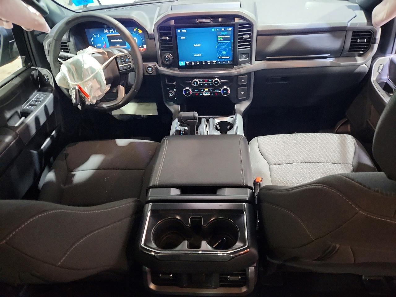 2025 FORD F150 XLT photo 29