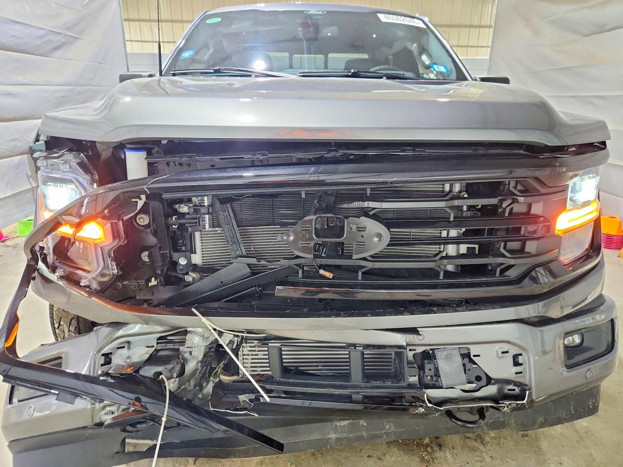 2025 FORD F150 XLT photo 17
